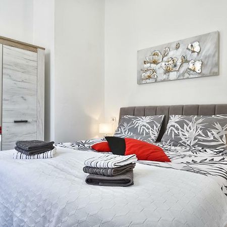 Apartment 20M From Arena PUY Eksteriør bilde