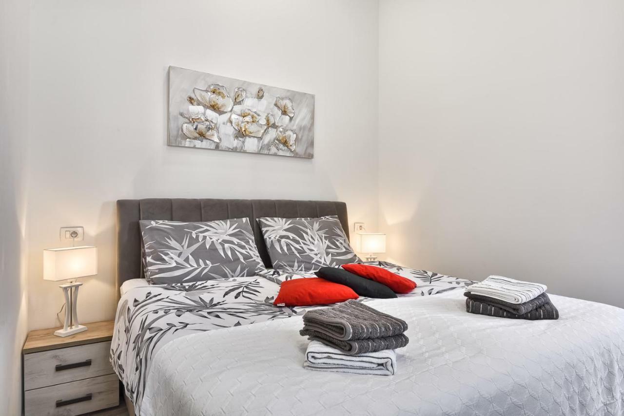 Apartment 20M From Arena PUY Eksteriør bilde