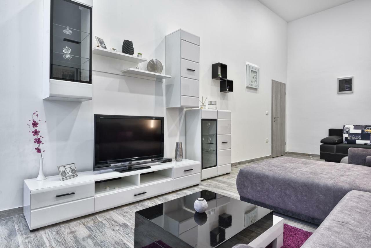 Apartment 20M From Arena PUY Eksteriør bilde